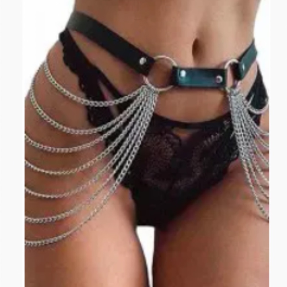 LAST CCO DROP GET IT NOW FOR 4.99 NO OFFERS Body Chain Belt⚡️NWOT Fits Plus Size